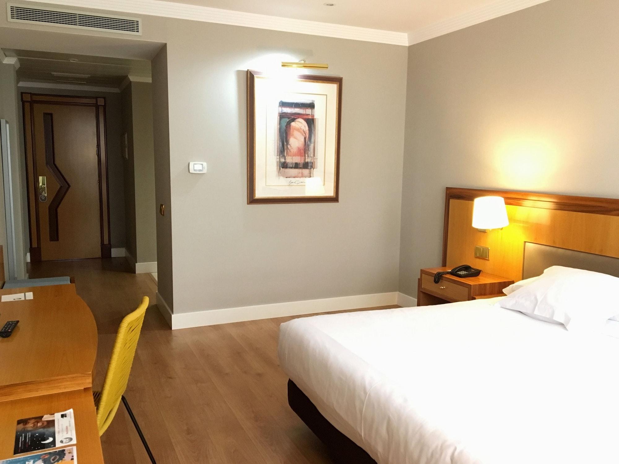 Oca Puerta Del Camino Hotel ซานติอาโก เด กอมโปสเตลา ภายนอก รูปภาพ