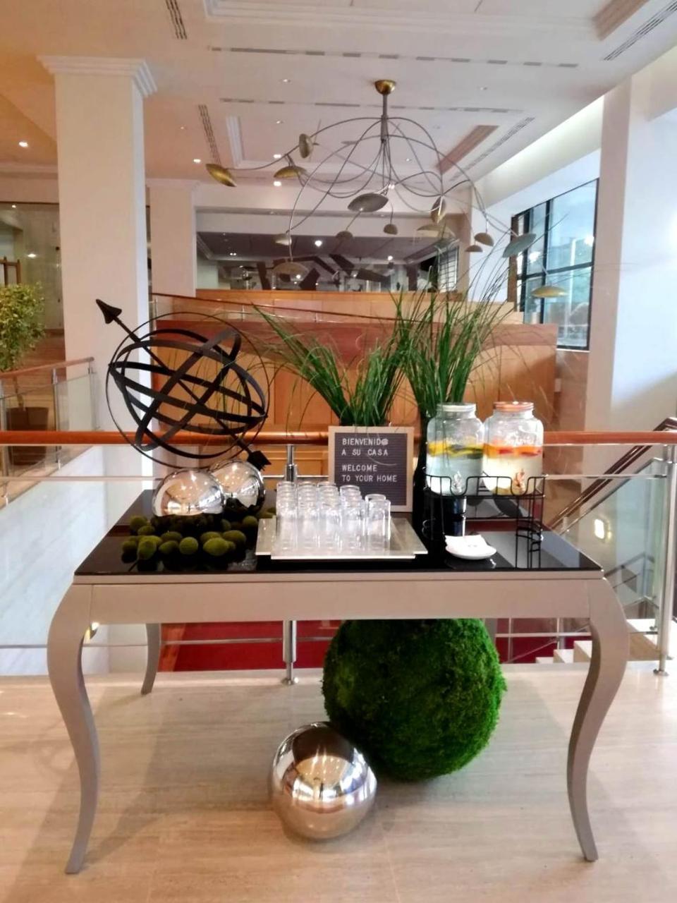 Oca Puerta Del Camino Hotel ซานติอาโก เด กอมโปสเตลา ภายนอก รูปภาพ