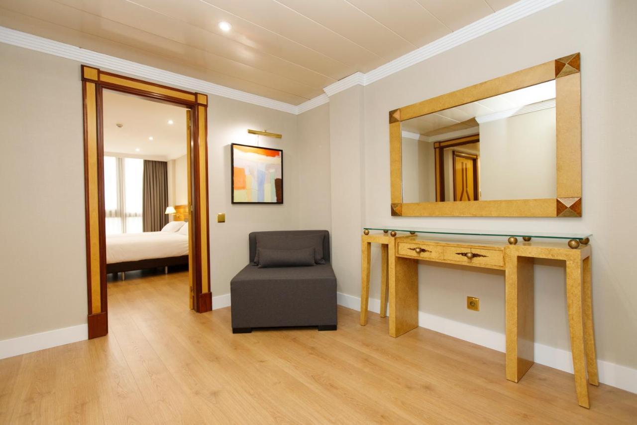 Oca Puerta Del Camino Hotel ซานติอาโก เด กอมโปสเตลา ภายนอก รูปภาพ